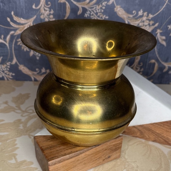 Vintage Estate Brass Vase, Planter, or Spittoon - Picture 1 of 6